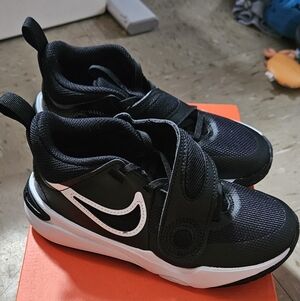 SOLD DO NOT BUY Nike Team Hustle D 11